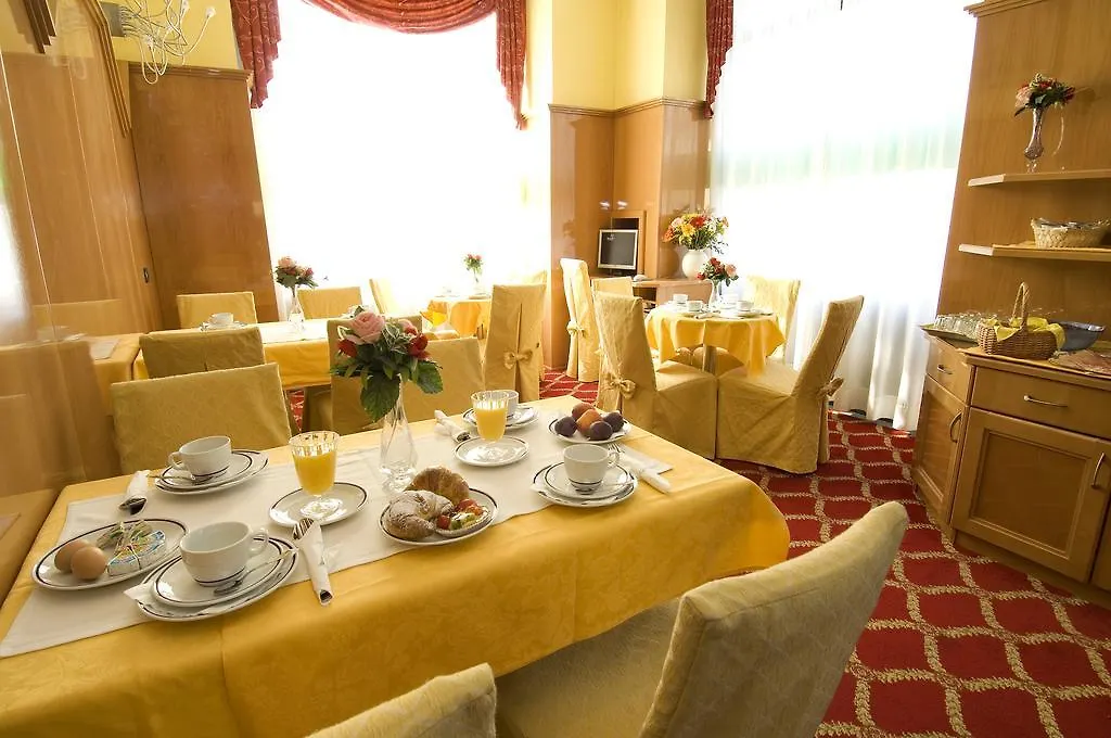 Hotel Cinque Giornate Milano 3*,  İtalya